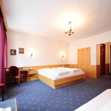 Hotel Krone Matrei am Brenner Exterior photo
