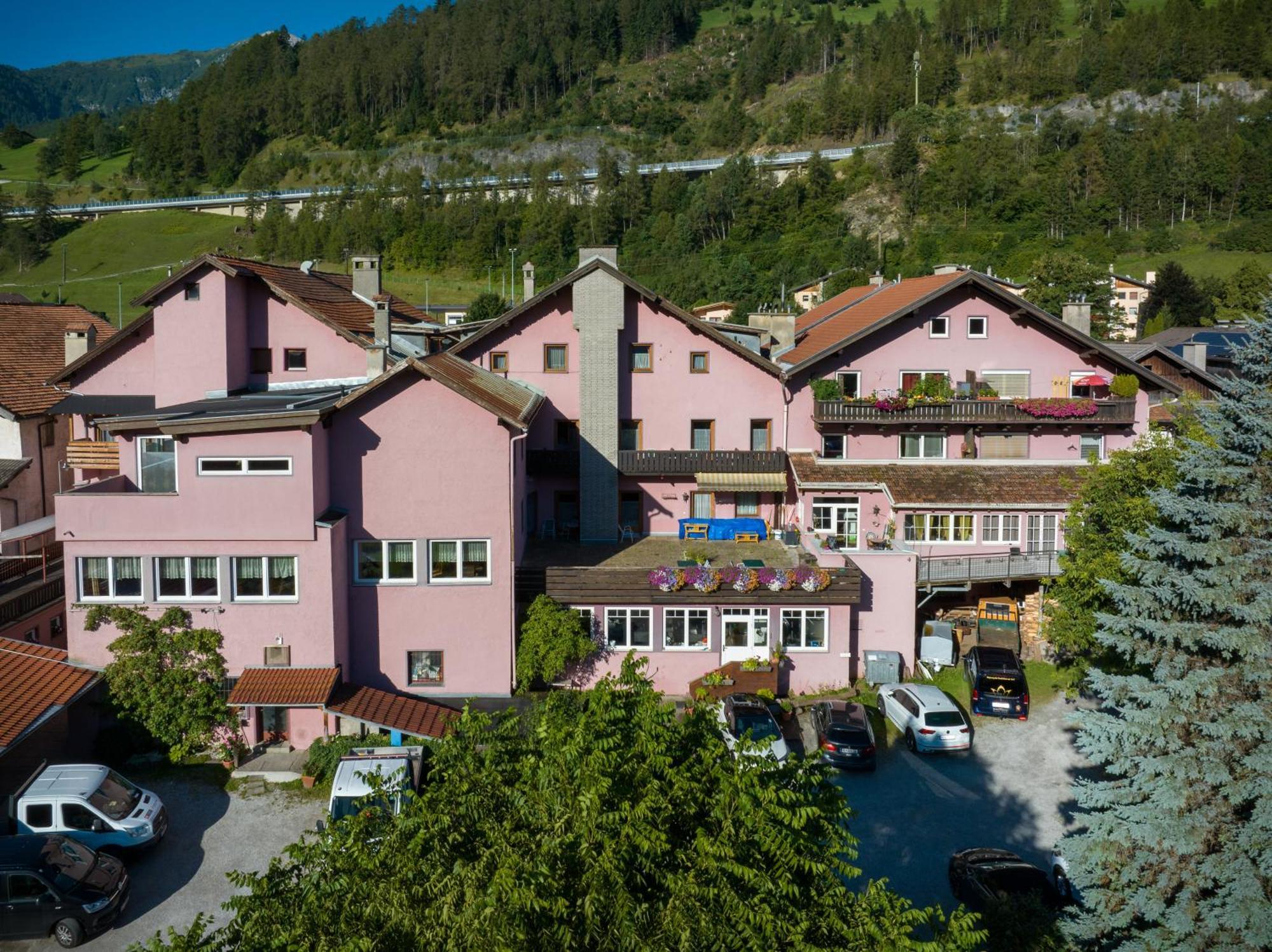Hotel Krone Matrei am Brenner Exterior photo
