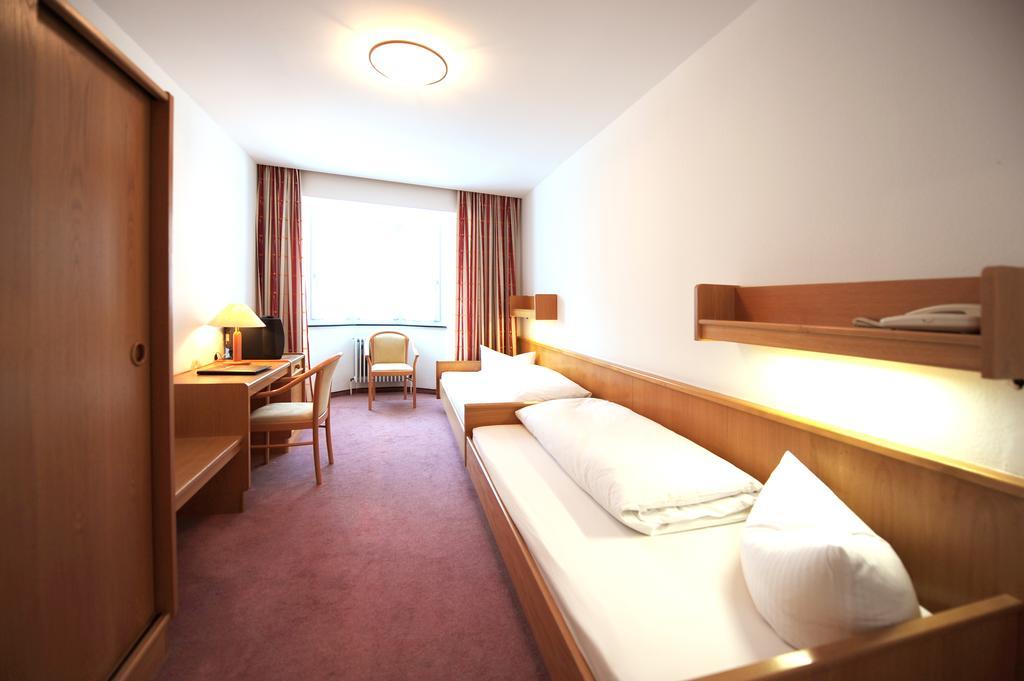 Hotel Krone Matrei am Brenner Exterior photo