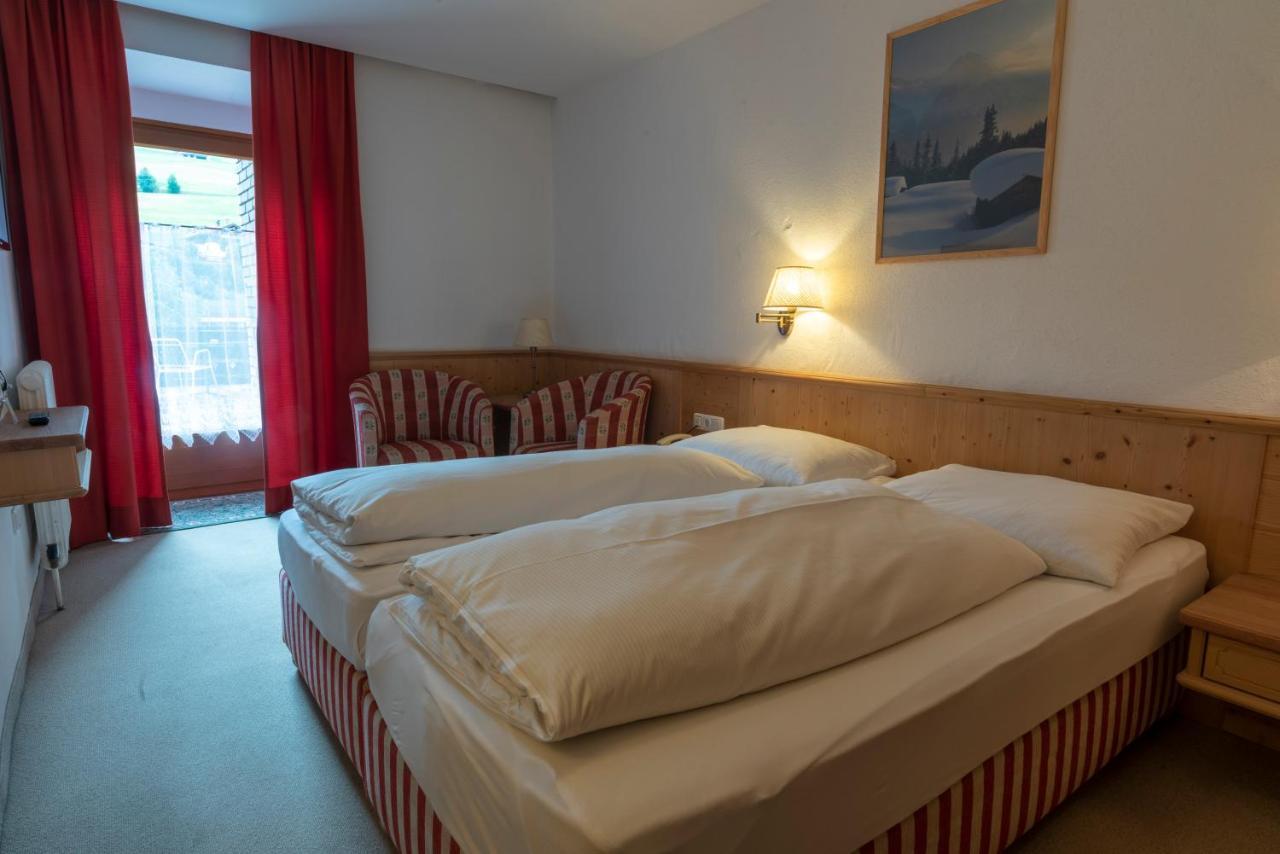 Hotel Krone Matrei am Brenner Exterior photo